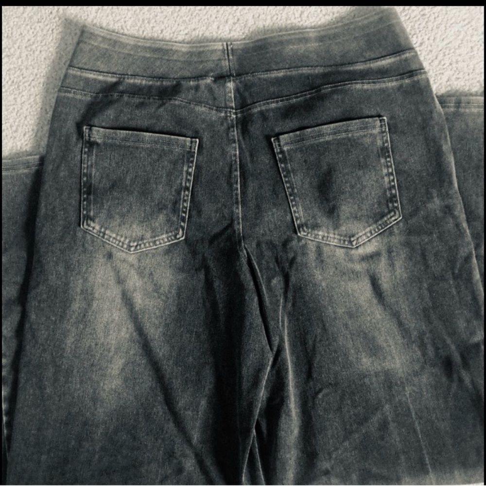 LARGE. HALARA FLEX BAGGY WIDE LEG DISTRESSED JEANS - Picture 7 of 8